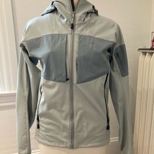 Men’s Arcteryx medium hooded soft shell